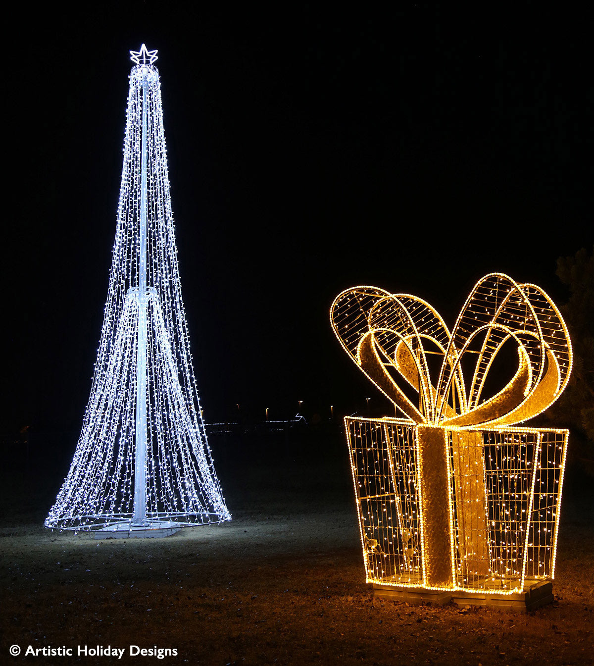 Double Cone Tree (pure white) - 32ft