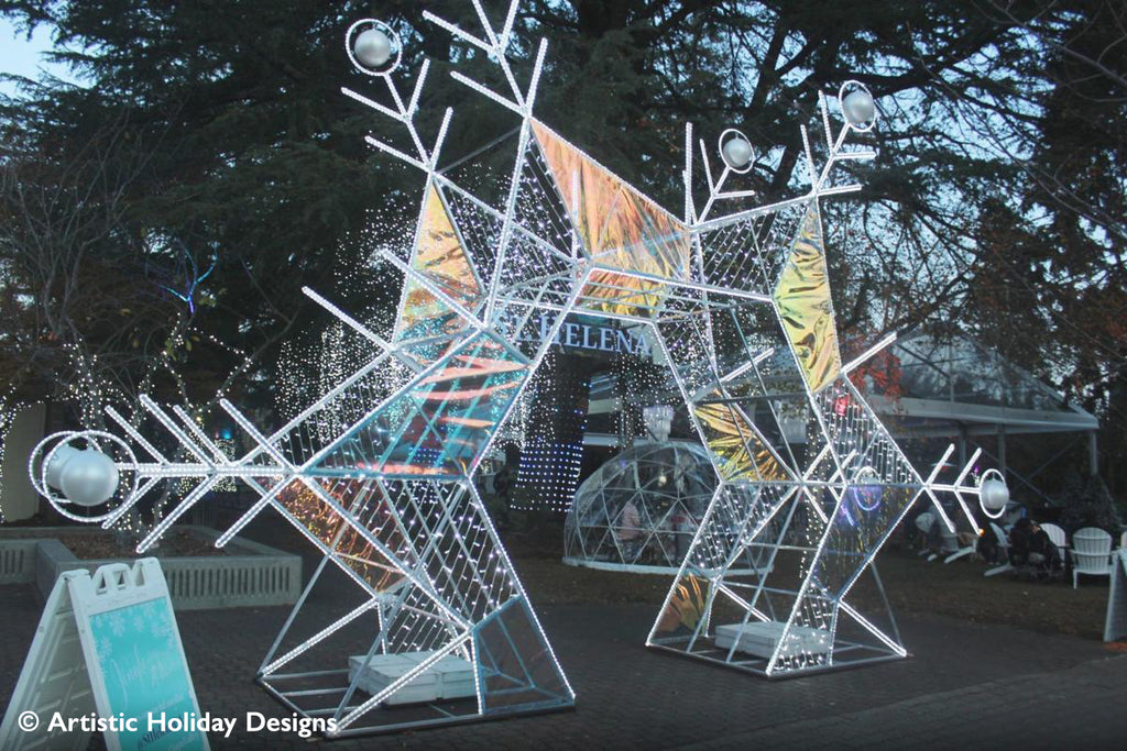 Walk Thru Snowflake Panels with Ornaments - 16.4ft