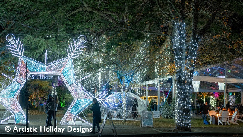 Walk Thru Snowflake Panels with Ornaments - 16.4ft